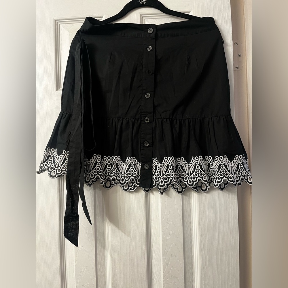 Who What Wear black skirt with belt size 4